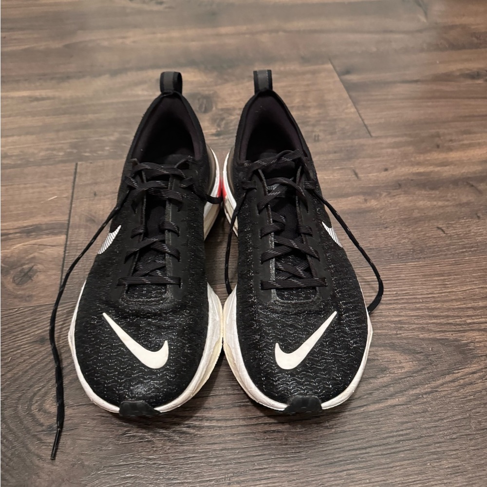 Women’s Nike Invincible 3. Only worn a couple times. Size 9